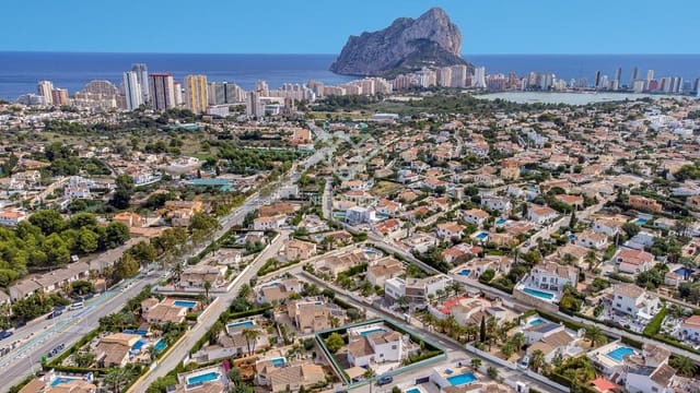 3 slaapkamer Villa te koop in Calpe / Calp met zwembad garage - € 575.000 (Ref: 8053723)