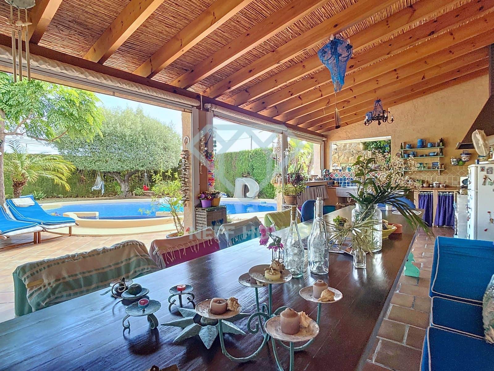 3 Zimmer Villa zu verkaufen in Calpe / Calp mit Pool - 1.300.000 € (Ref: 8053727)