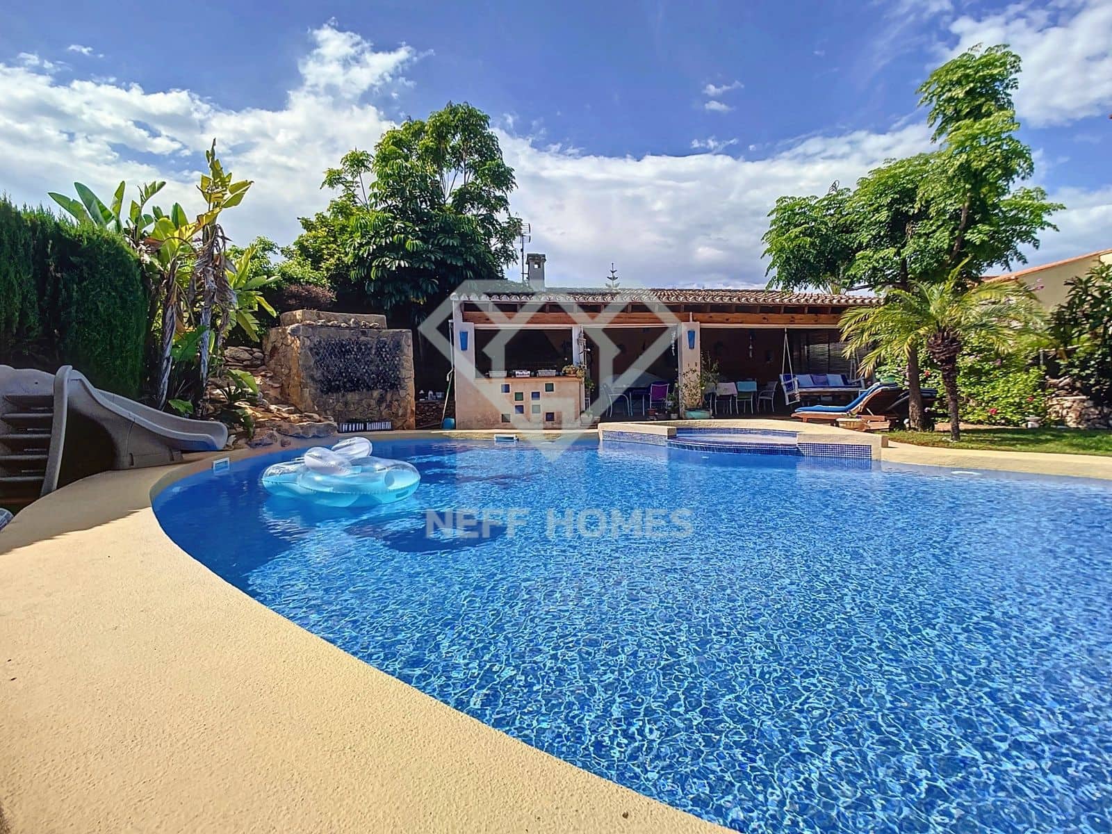 3 Zimmer Villa zu verkaufen in Calpe / Calp mit Pool - 1.300.000 € (Ref: 8053727)