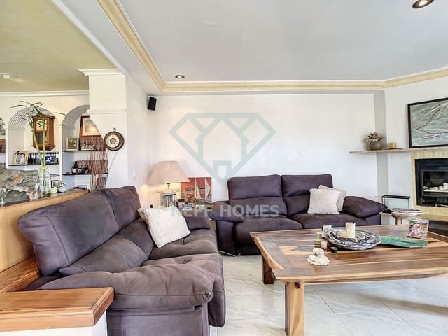 3 Zimmer Villa zu verkaufen in Calpe / Calp mit Pool - 1.300.000 € (Ref: 8053727)