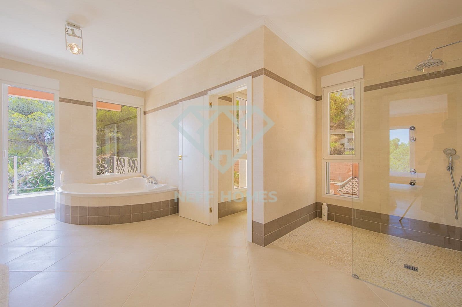 3 slaapkamer Villa te koop in Calpe / Calp met zwembad - € 795.000 (Ref: 8053729)