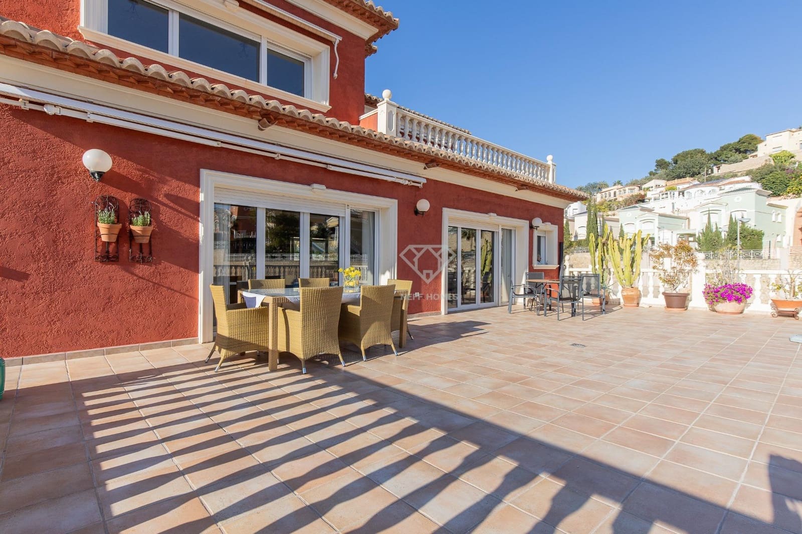 5 Zimmer Villa zu verkaufen in Calpe / Calp mit Pool - 820.000 € (Ref: 8822473)