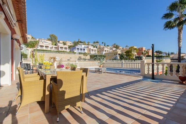 5 Zimmer Villa zu verkaufen in Calpe / Calp mit Pool - 820.000 € (Ref: 8822473)