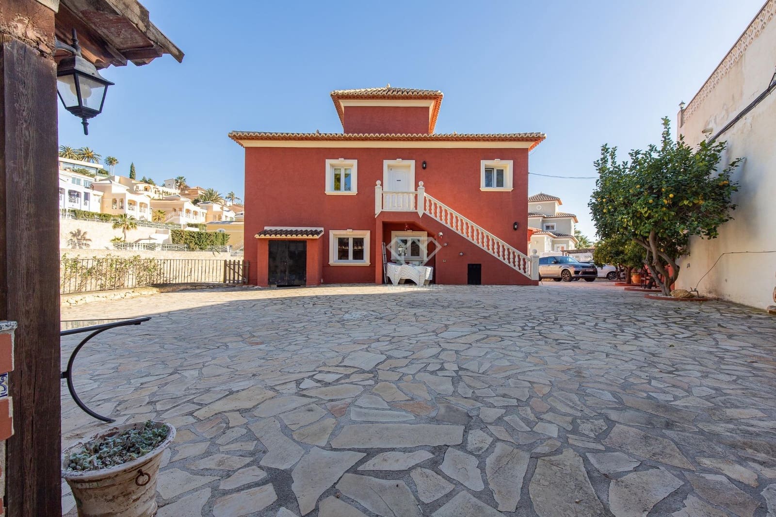 5 Zimmer Villa zu verkaufen in Calpe / Calp mit Pool - 820.000 € (Ref: 8822473)