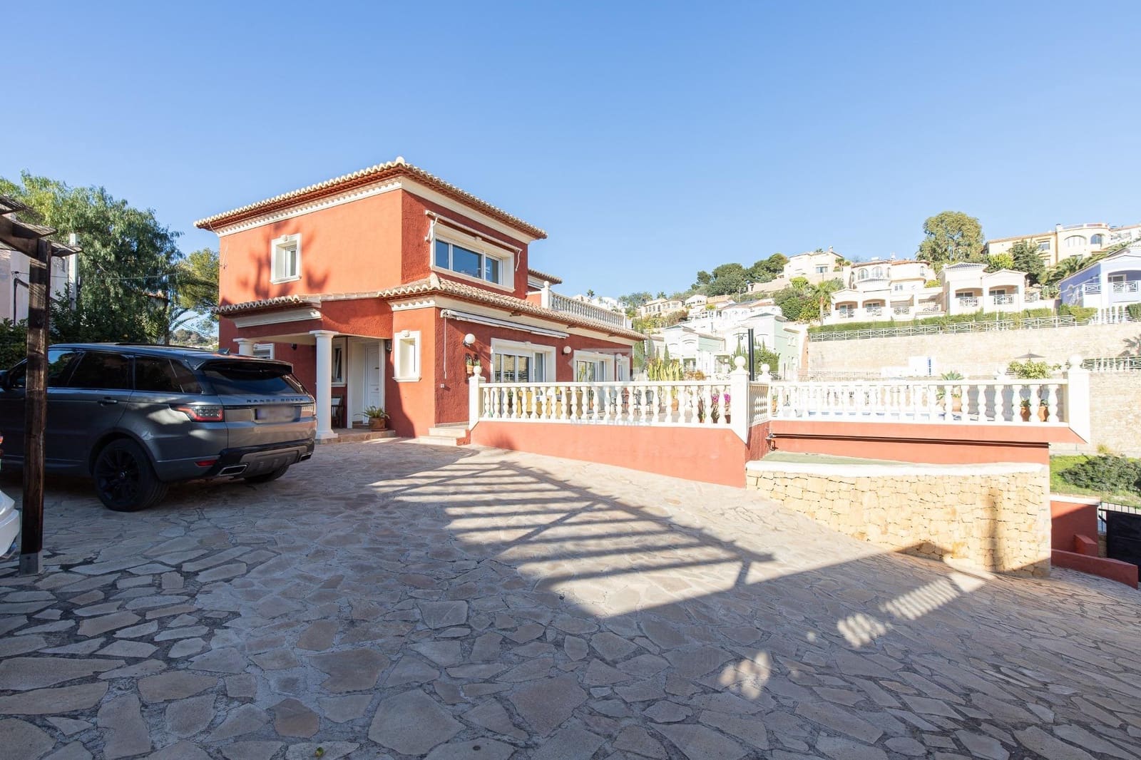 5 Zimmer Villa zu verkaufen in Calpe / Calp mit Pool - 820.000 € (Ref: 8822473)