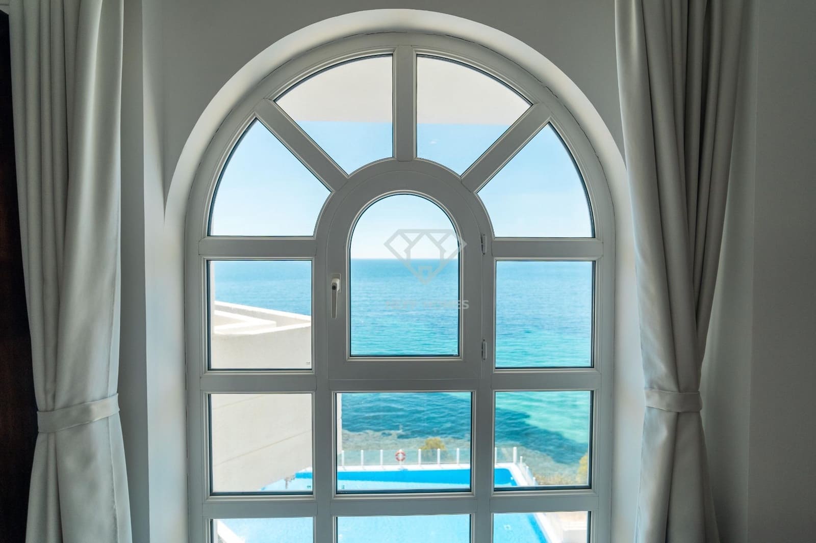 2 soverom Penthouse til salgs i Altea med svømmebasseng garasje - € 795 000 (Ref: 8948655)