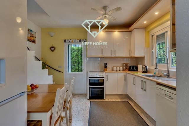 3 bedroom Villa for sale in Calpe / Calp with pool garage - € 530,000 (Ref: 9860291)