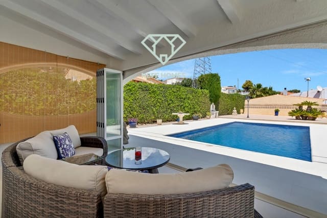3 bedroom Villa for sale in Calpe / Calp with pool garage - € 530,000 (Ref: 9860291)