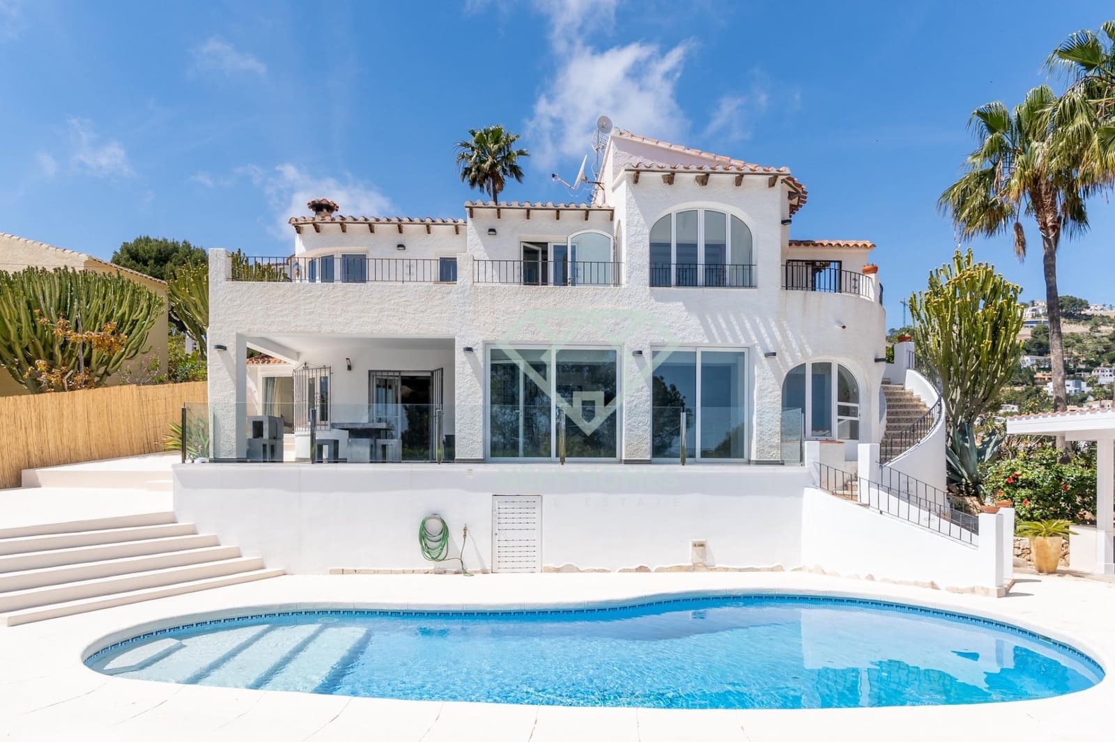 6 makuuhuone Huvila myytävänä paikassa Moraira - 850 000 € (Ref: 9896248)