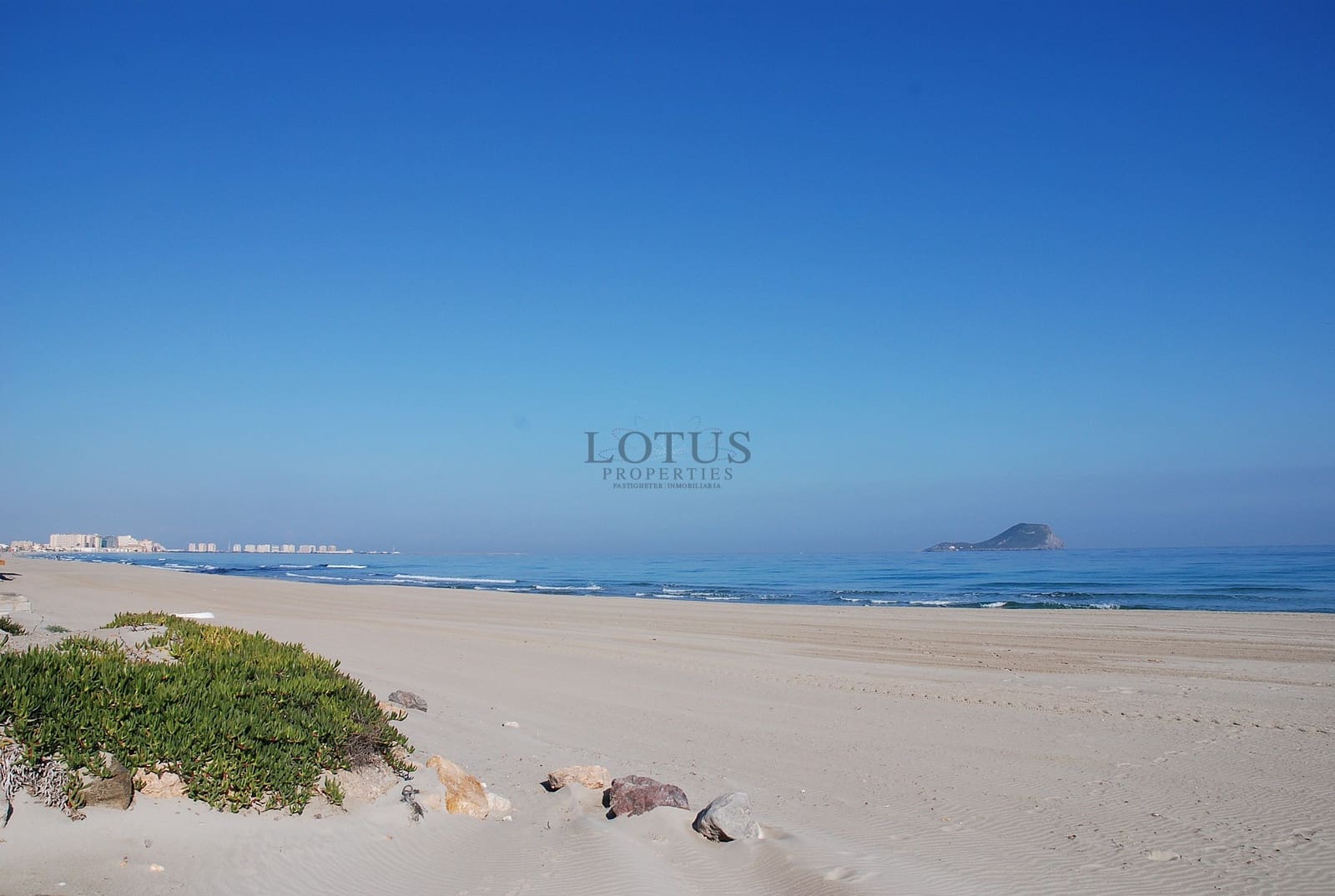 Moradia para venda em La Manga del Mar Menor com piscina - 115 000 € (Ref: 10054539)