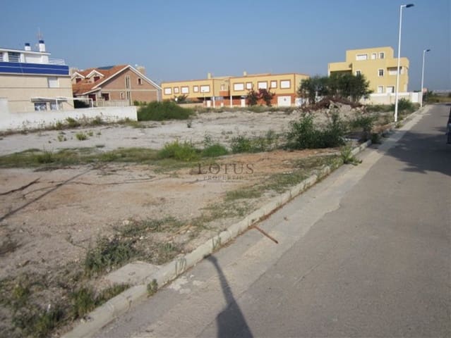 Moradia para venda em La Manga del Mar Menor com piscina - 115 000 € (Ref: 10054539)