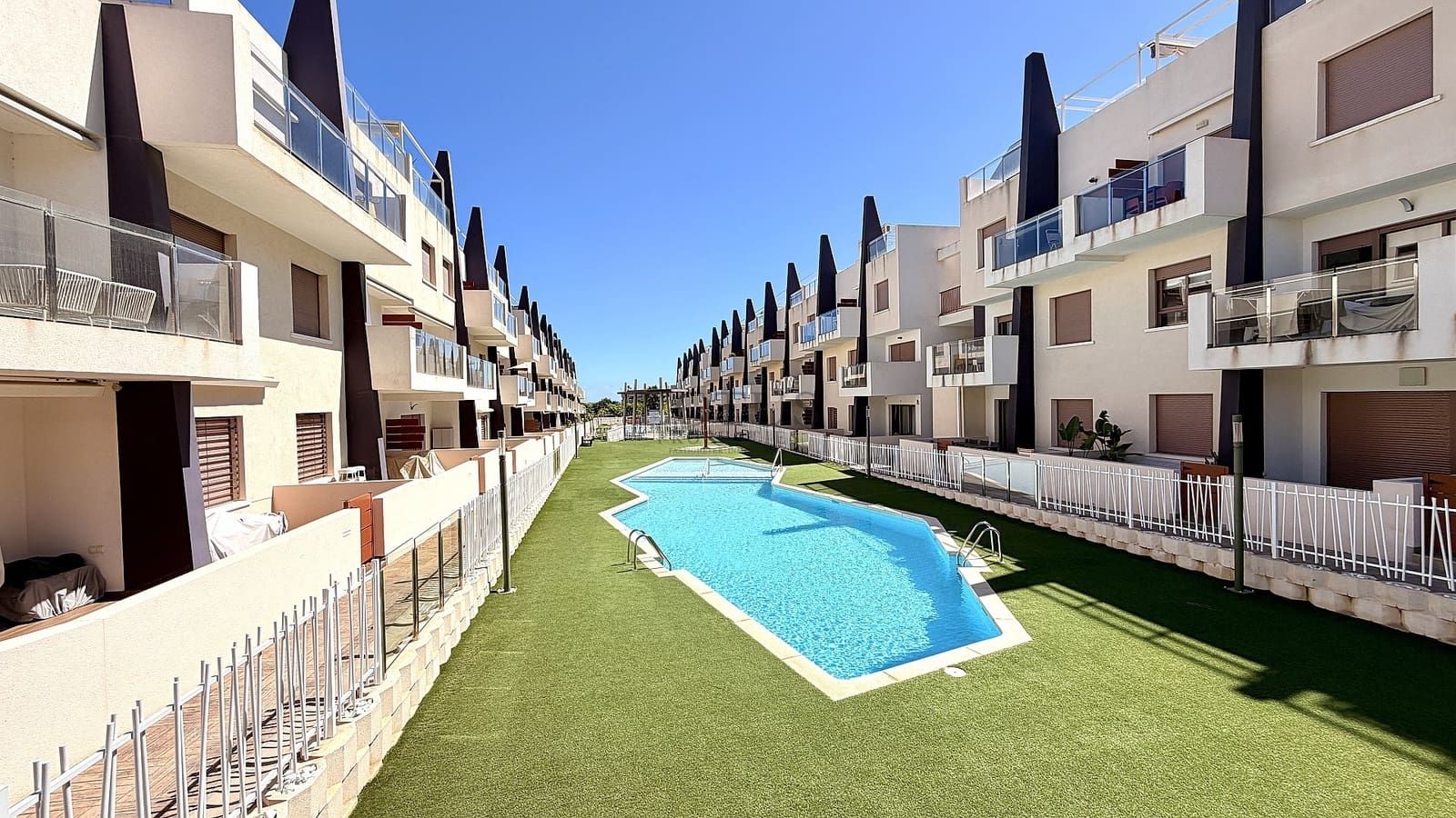2 sovrum Lägenhet till salu i Pilar de la Horadada med pool - 289 900 € (Ref: 10076844)