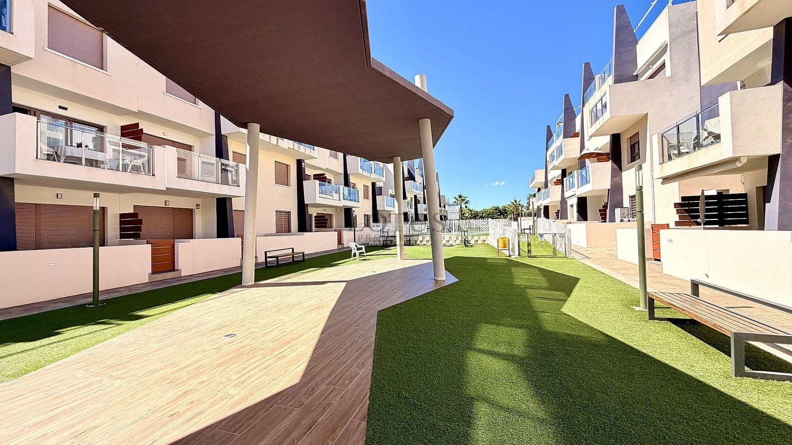 2 sovrum Lägenhet till salu i Pilar de la Horadada med pool - 289 900 € (Ref: 10076844)