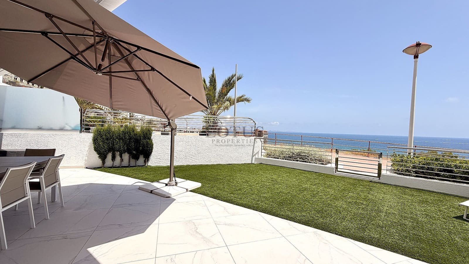 2 Zimmer Apartment zu verkaufen in Gran Alacant mit Pool Garage - 645.000 € (Ref: 10079034)
