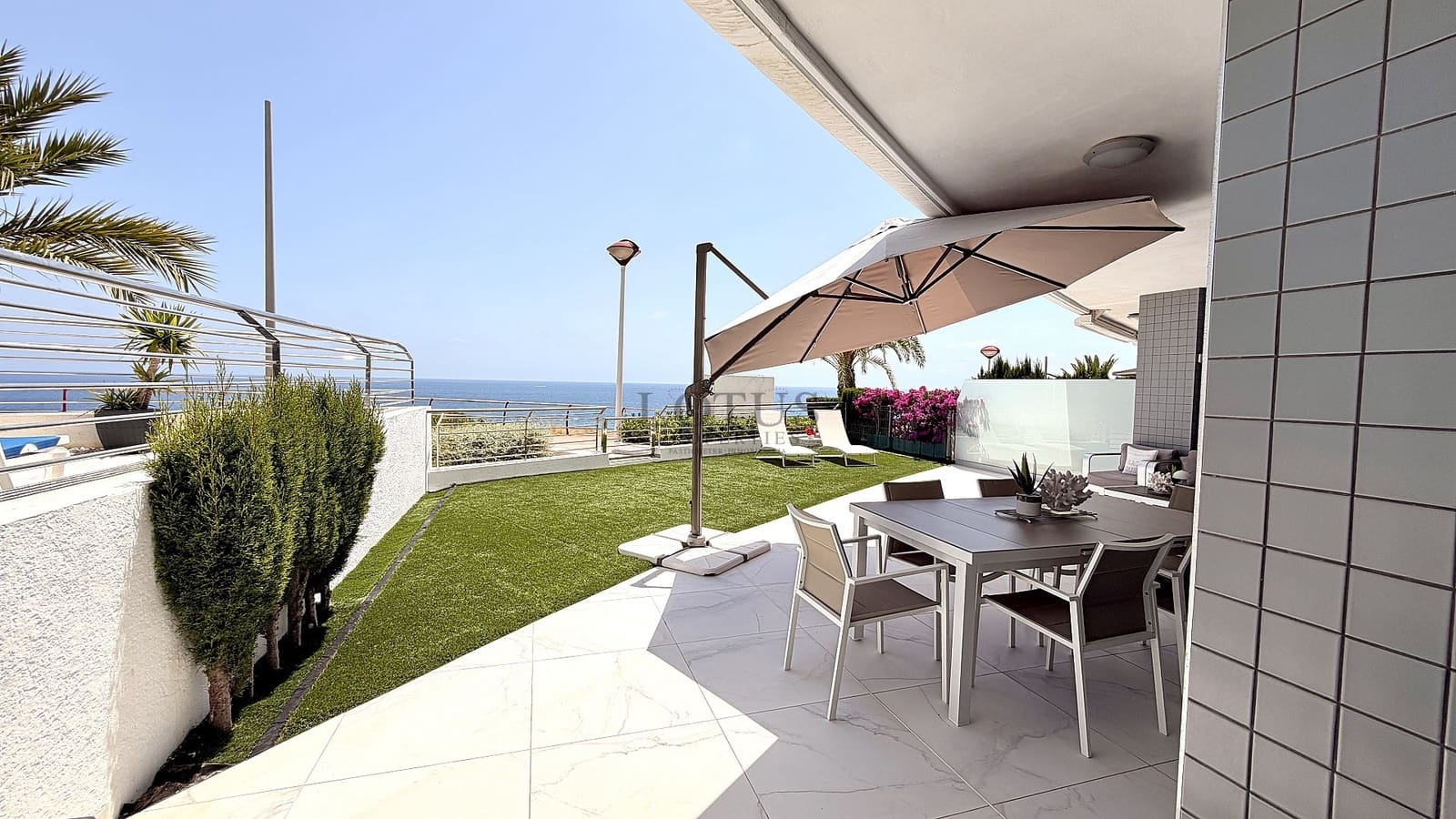 2 Zimmer Apartment zu verkaufen in Gran Alacant mit Pool Garage - 645.000 € (Ref: 10079034)