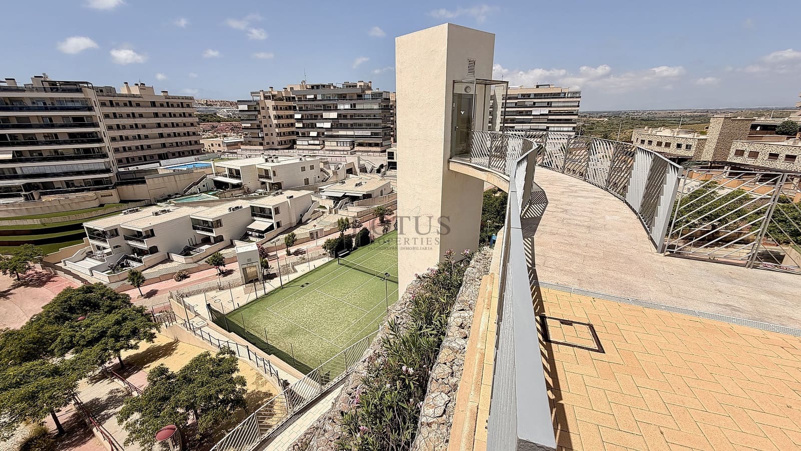2 Zimmer Apartment zu verkaufen in Gran Alacant mit Pool Garage - 645.000 € (Ref: 10079034)