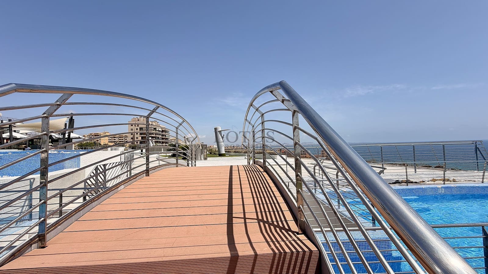 2 Zimmer Apartment zu verkaufen in Gran Alacant mit Pool Garage - 645.000 € (Ref: 10079034)