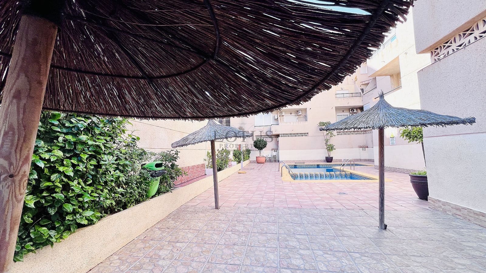 2 soveværelse Lejlighed til salg i Torrevieja med swimmingpool - € 159.990 (Ref: 10080279)