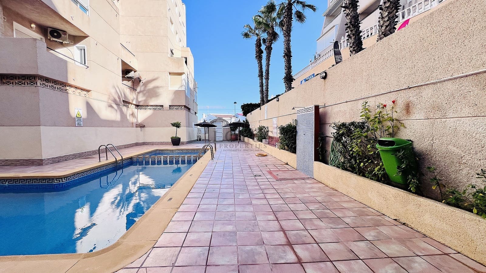 2 soveværelse Lejlighed til salg i Torrevieja med swimmingpool - € 159.990 (Ref: 10080279)