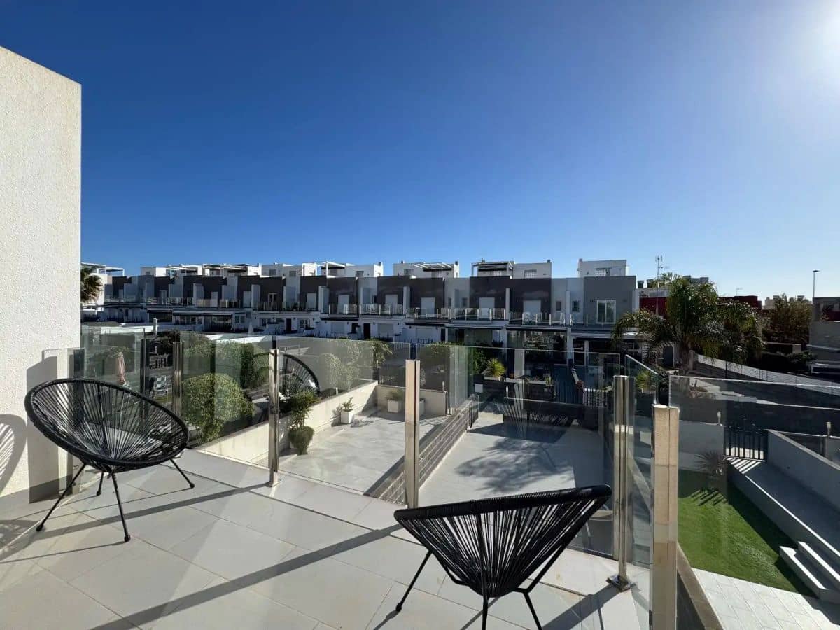 2 slaapkamer Huis te koop in Torrevieja met zwembad garage - € 298.000 (Ref: 10086763)