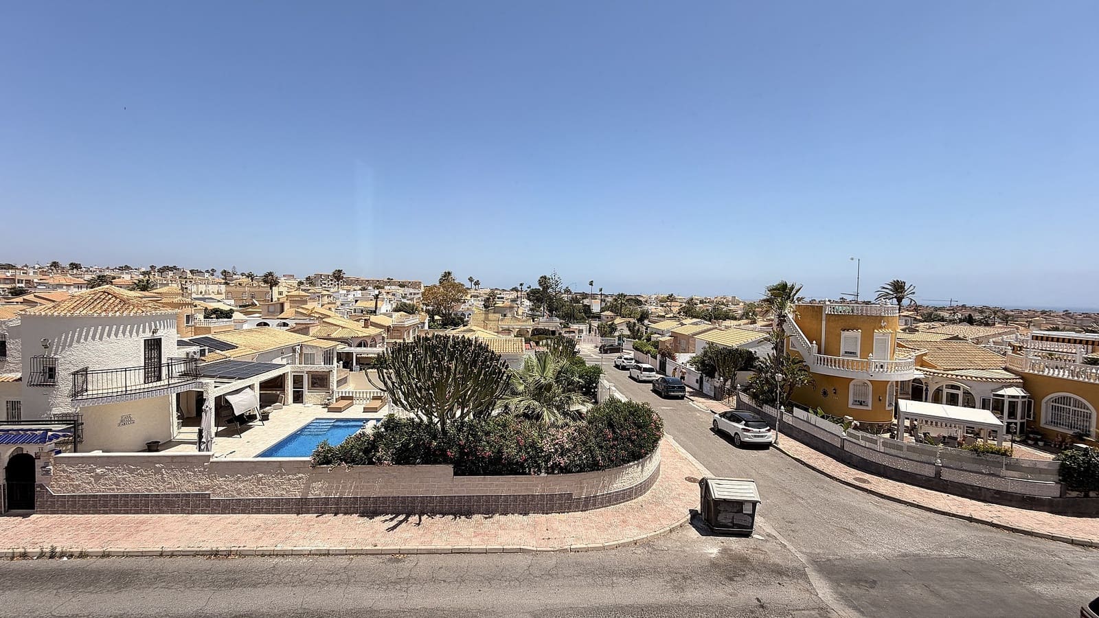 3 chambre Maison de Ville à vendre à Orihuela Costa avec piscine garage - 199 900 € (Ref: 10094076)