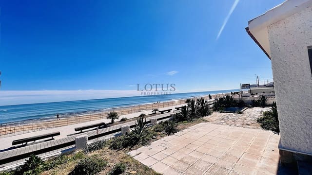 3 slaapkamer Villa te koop in Los Europeos, Torrevieja met zwembad garage - € 695.000 (Ref: 10098626)