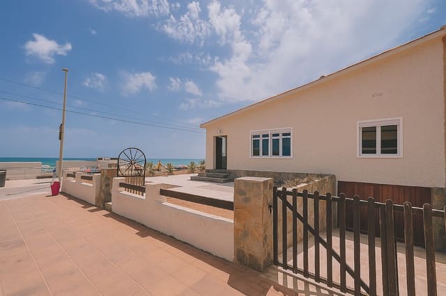 3 slaapkamer Villa te koop in Los Europeos, Torrevieja met zwembad garage - € 695.000 (Ref: 10098626)