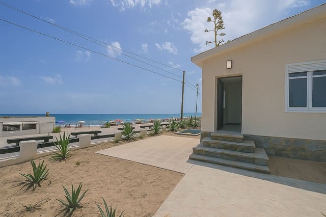 3 slaapkamer Villa te koop in Los Europeos, Torrevieja met zwembad garage - € 695.000 (Ref: 10098626)