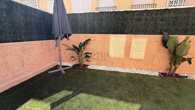 3 sypialnia Dom na sprzedaż w Los Europeos, Torrevieja z basenem - 334 900 € (Ref: 10117115)