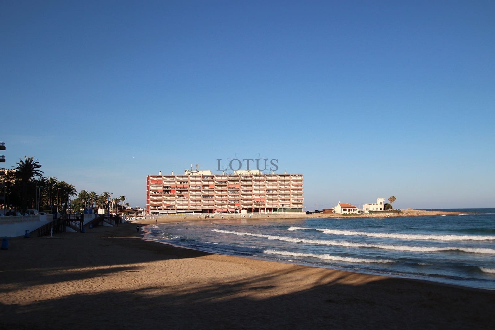 Apartamento de 2 habitaciones en Torrevieja en venta con piscina - 315.000 € (Ref: 8969078)