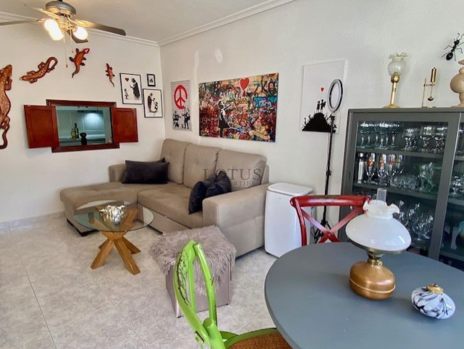 2 slaapkamer Appartement te koop in Torrevieja met zwembad - € 129.900 (Ref: 9345181)