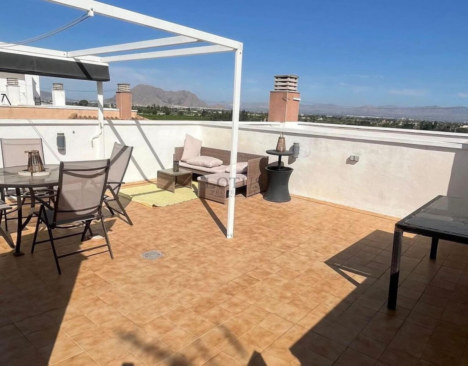 2 bedroom Apartment for sale in Algorfa with pool - € 120,000 (Ref: 9357527)