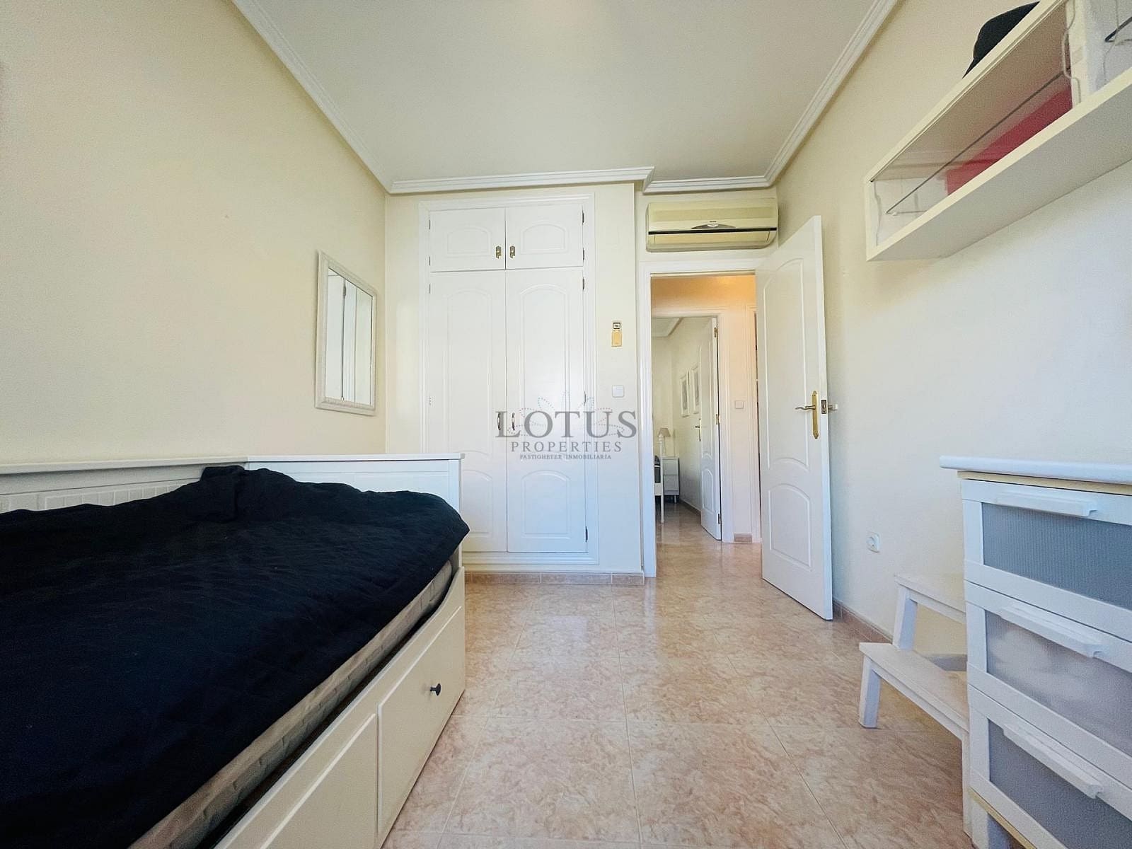 3 soverom Hus til salgs i Torrevieja med svømmebasseng - € 229 000 (Ref: 9384935)