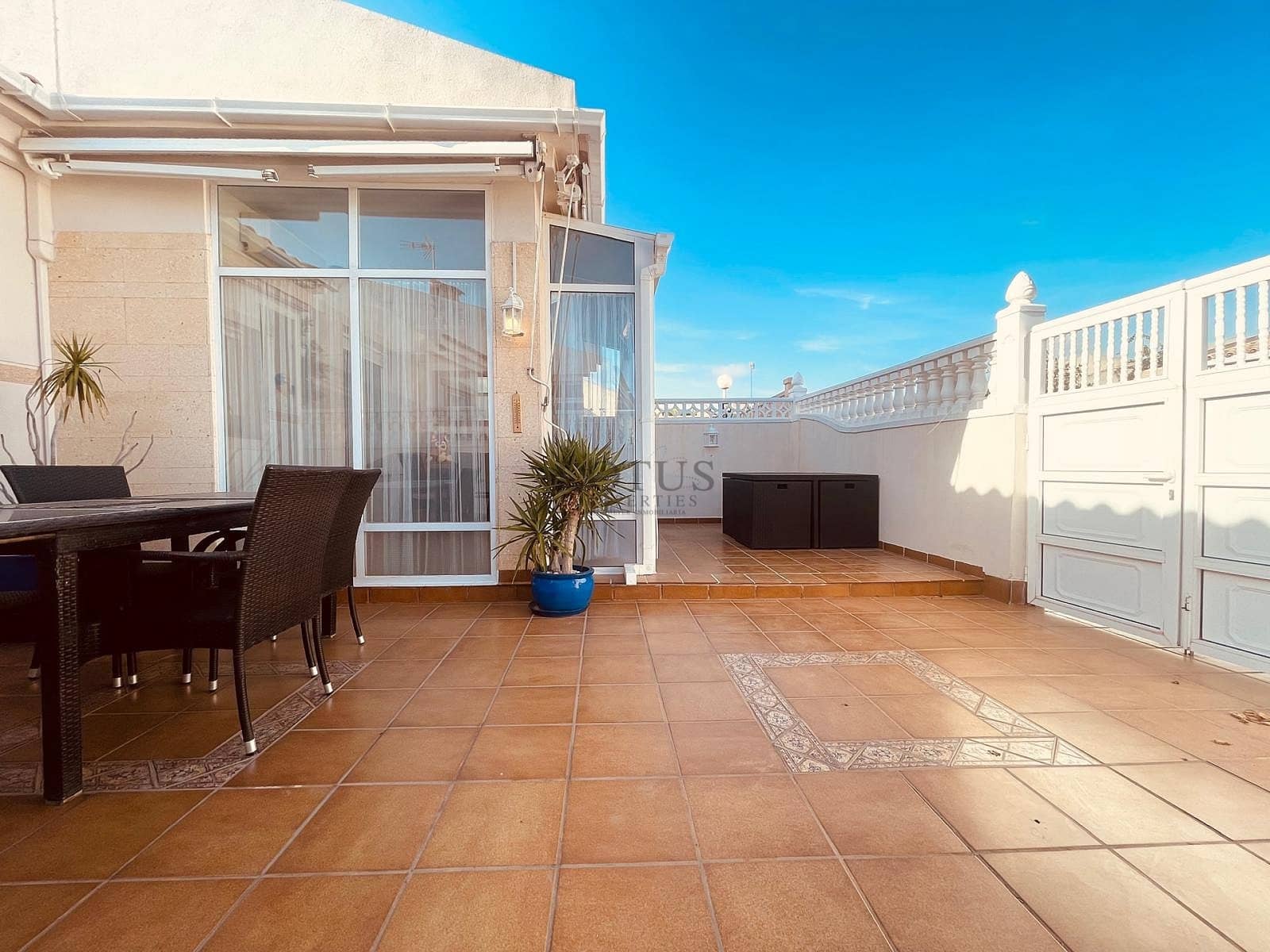 3 soverom Hus til salgs i Torrevieja med svømmebasseng - € 229 000 (Ref: 9384935)