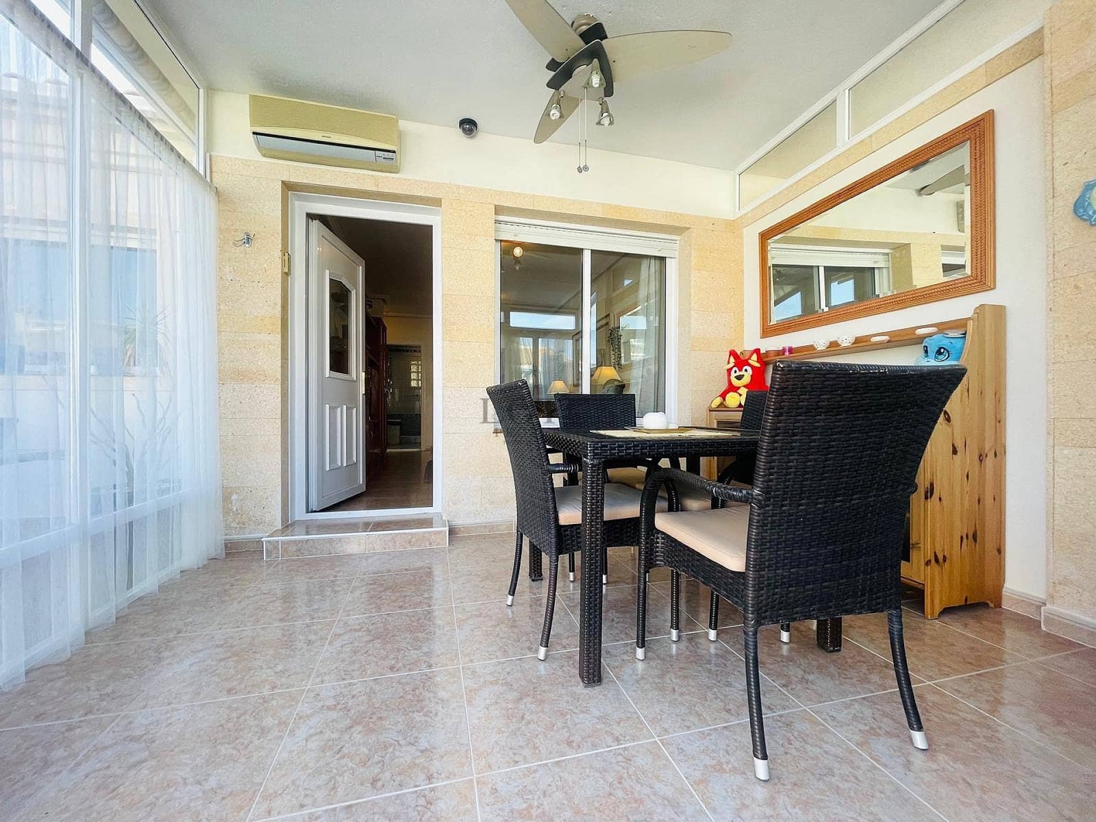 3 soverom Hus til salgs i Torrevieja med svømmebasseng - € 229 000 (Ref: 9384935)