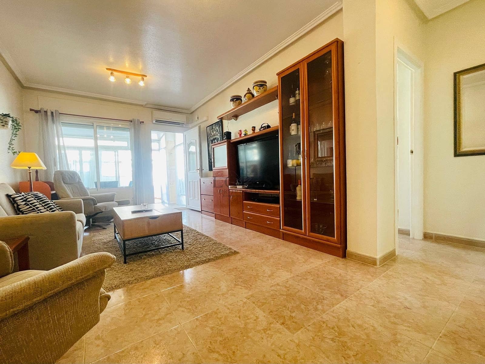 3 soverom Hus til salgs i Torrevieja med svømmebasseng - € 229 000 (Ref: 9384935)