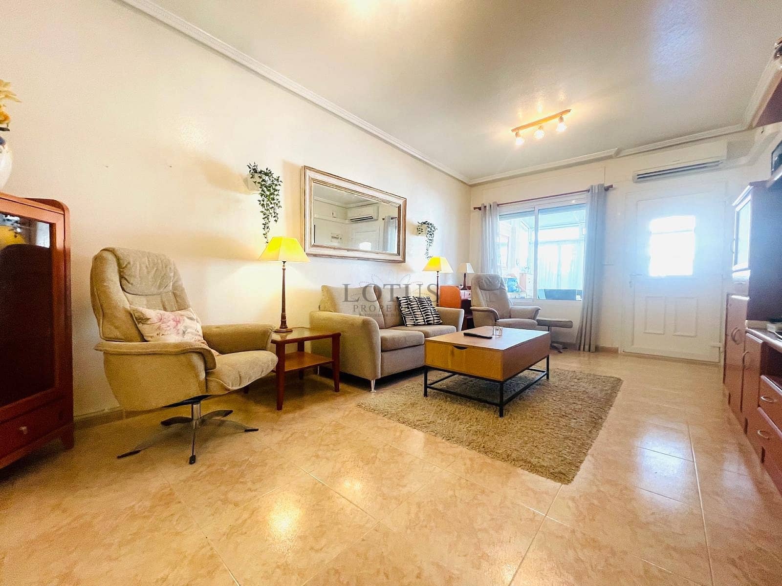 3 soverom Hus til salgs i Torrevieja med svømmebasseng - € 229 000 (Ref: 9384935)