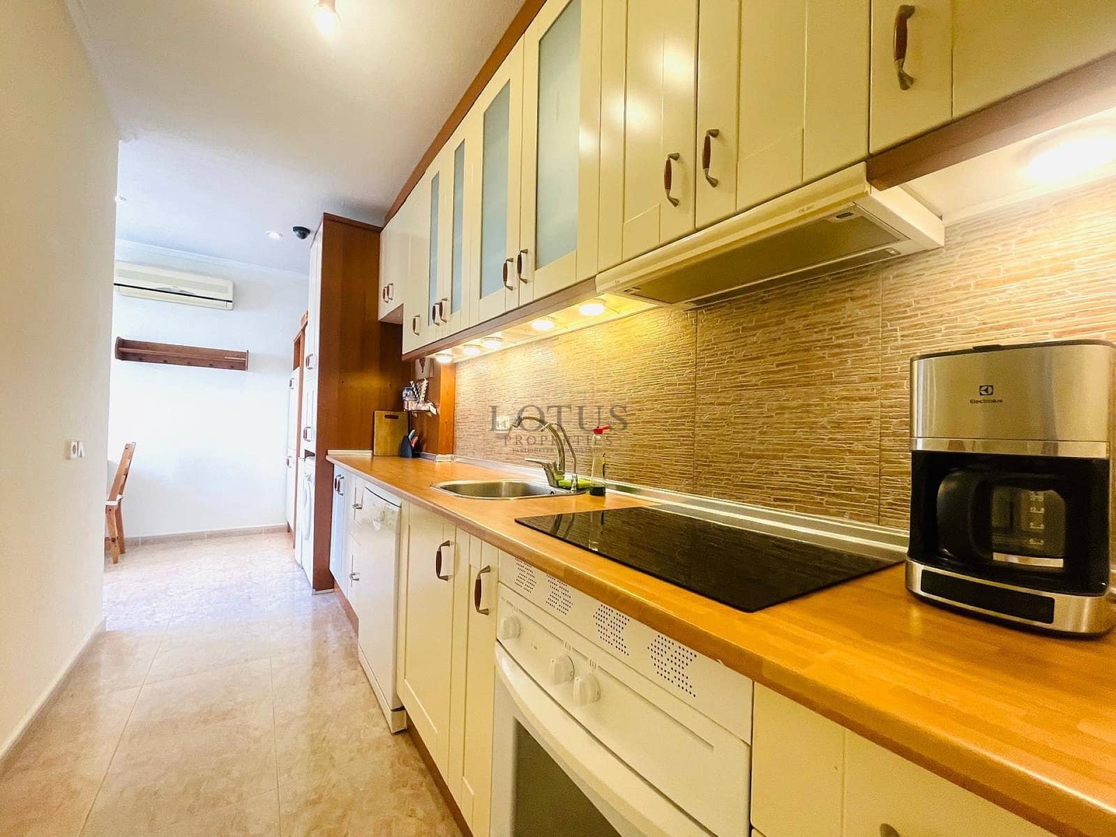 3 soverom Hus til salgs i Torrevieja med svømmebasseng - € 229 000 (Ref: 9384935)