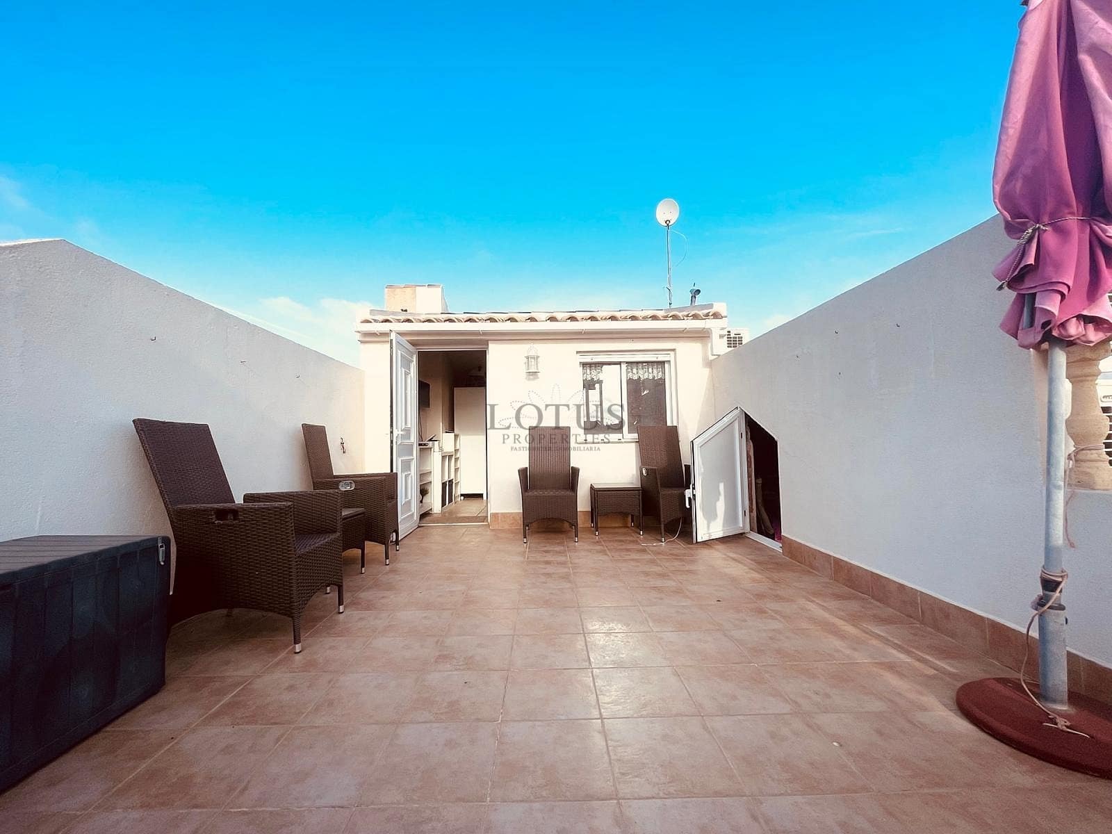 3 soverom Hus til salgs i Torrevieja med svømmebasseng - € 229 000 (Ref: 9384935)