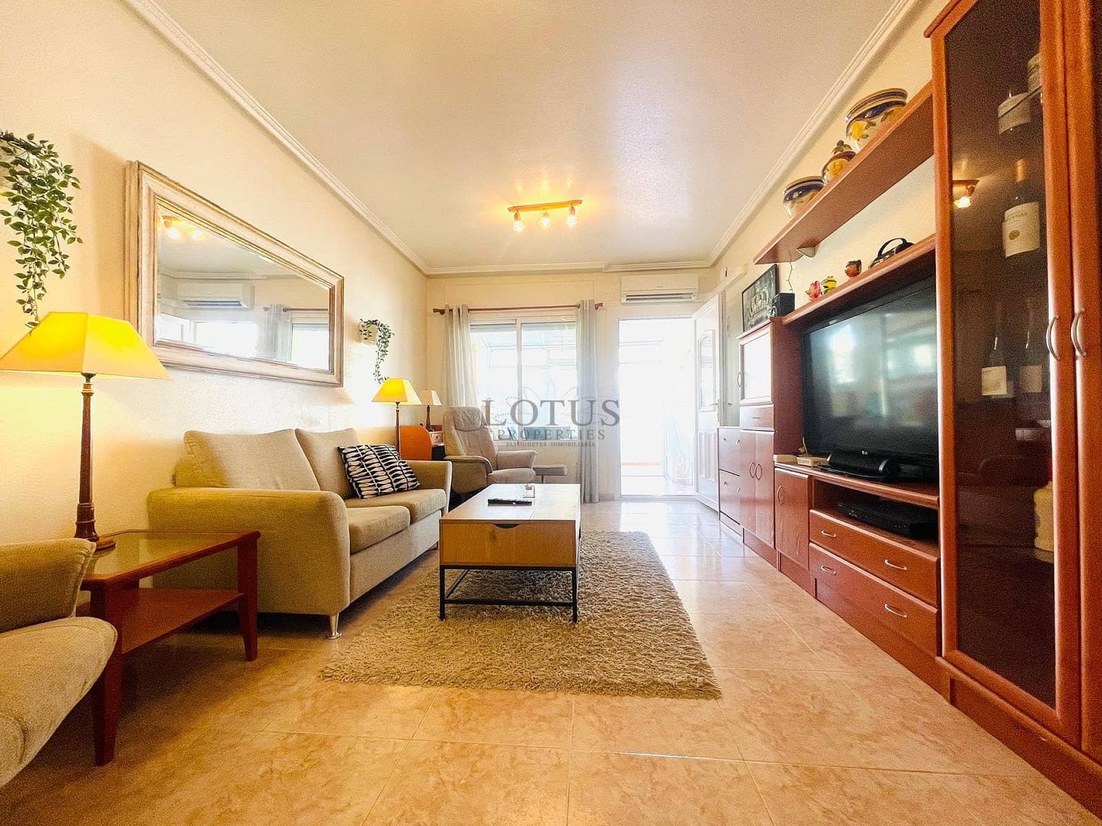 3 soverom Hus til salgs i Torrevieja med svømmebasseng - € 229 000 (Ref: 9384935)