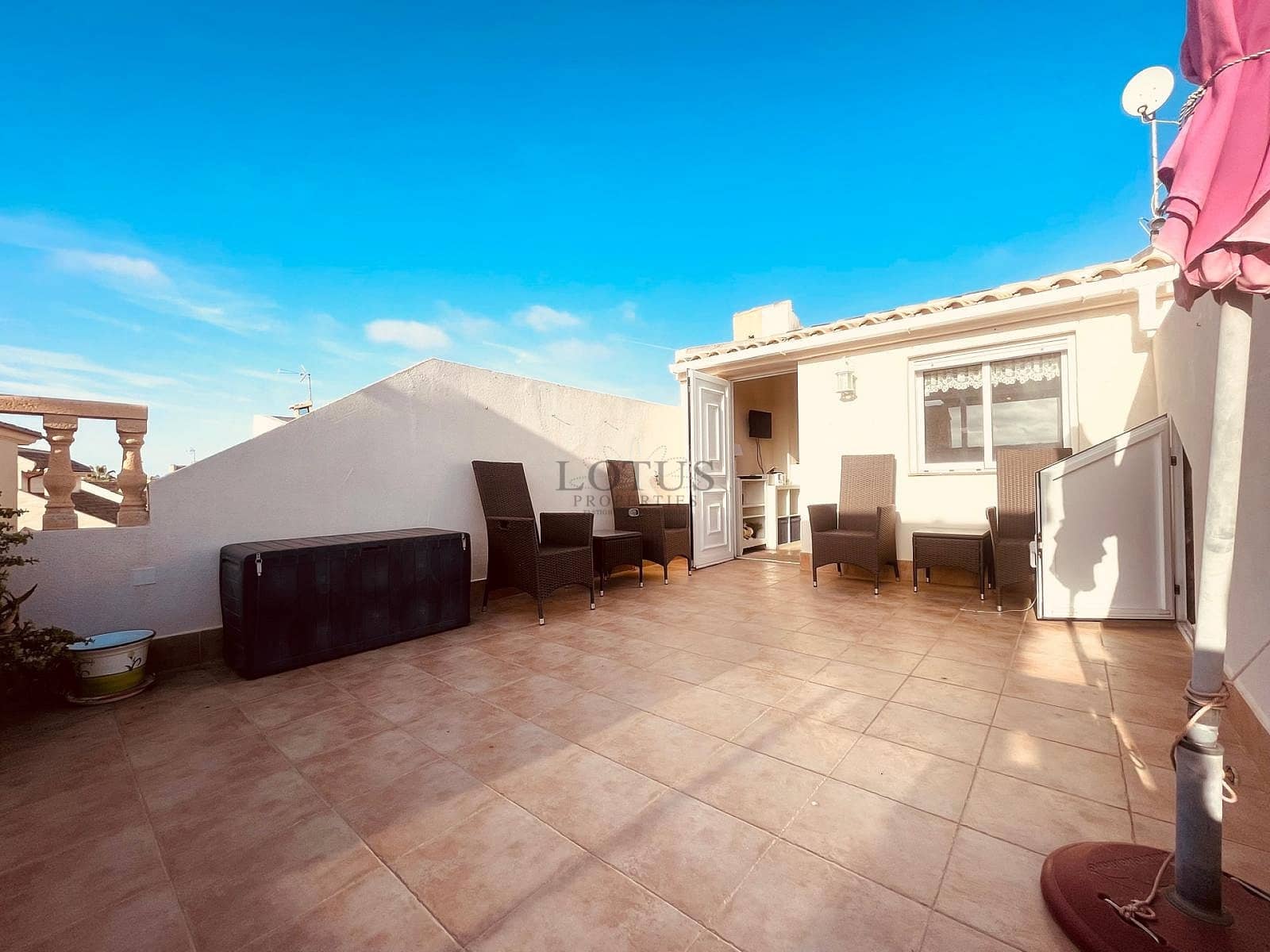 3 soverom Hus til salgs i Torrevieja med svømmebasseng - € 229 000 (Ref: 9384935)
