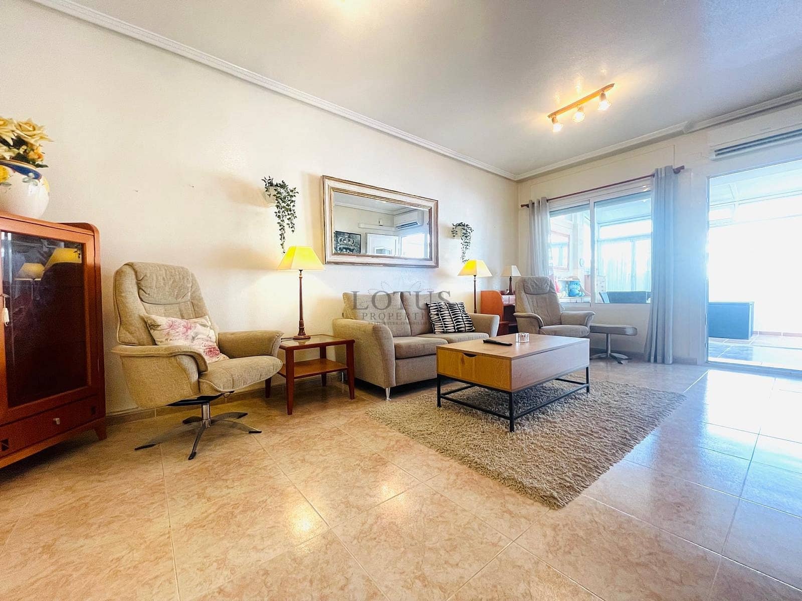 3 soverom Hus til salgs i Torrevieja med svømmebasseng - € 229 000 (Ref: 9384935)