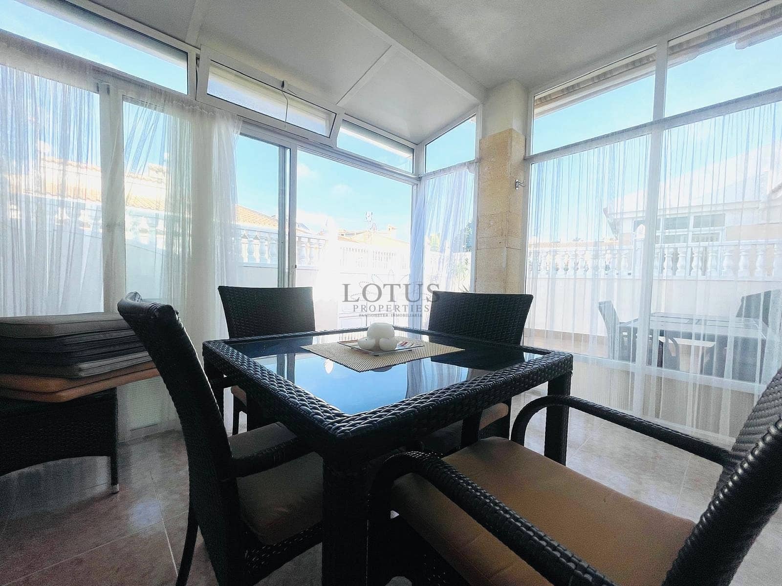 3 soverom Hus til salgs i Torrevieja med svømmebasseng - € 229 000 (Ref: 9384935)