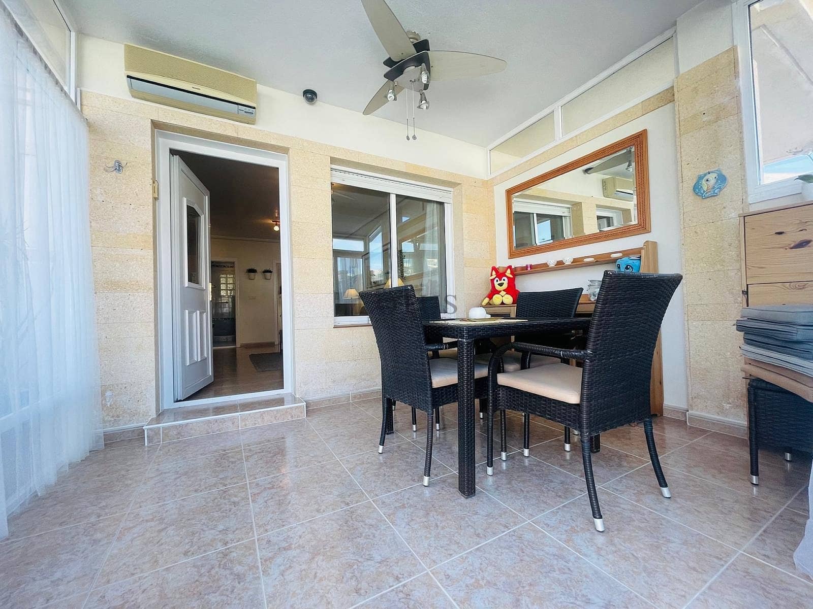 3 soverom Hus til salgs i Torrevieja med svømmebasseng - € 229 000 (Ref: 9384935)