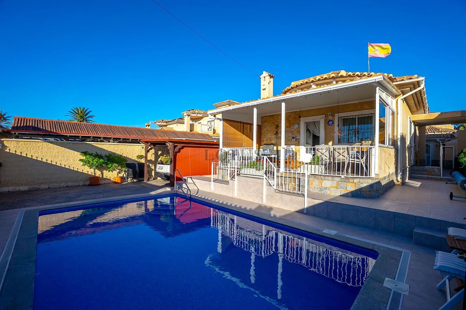 3 sovrum Villa till salu i Torrevieja med pool - 310 000 € (Ref: 9421736)