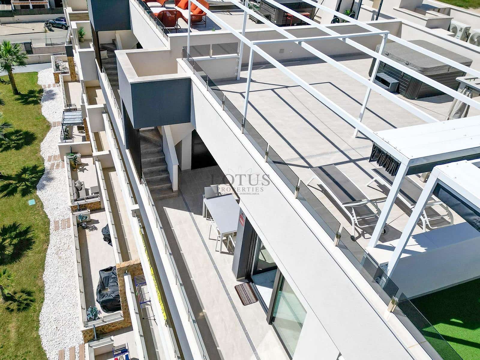 2 sovrum Takvåning till salu i Orihuela Costa med pool garage - 599 000 € (Ref: 9436709)