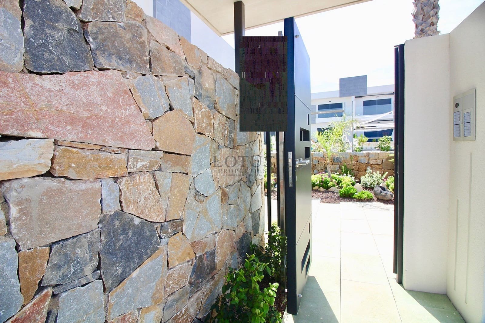 Apartamento de 3 habitaciones en Torrevieja en venta con piscina - 279.900 € (Ref: 9436710)