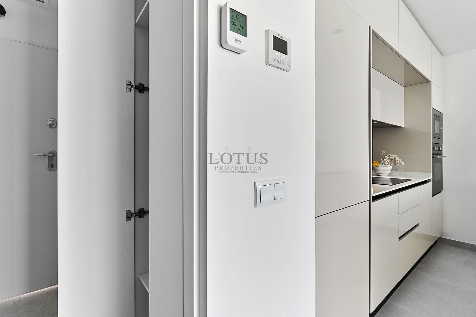 2 sovrum Bungalow till salu i Torrevieja med pool garage - 360 000 € (Ref: 9436711)