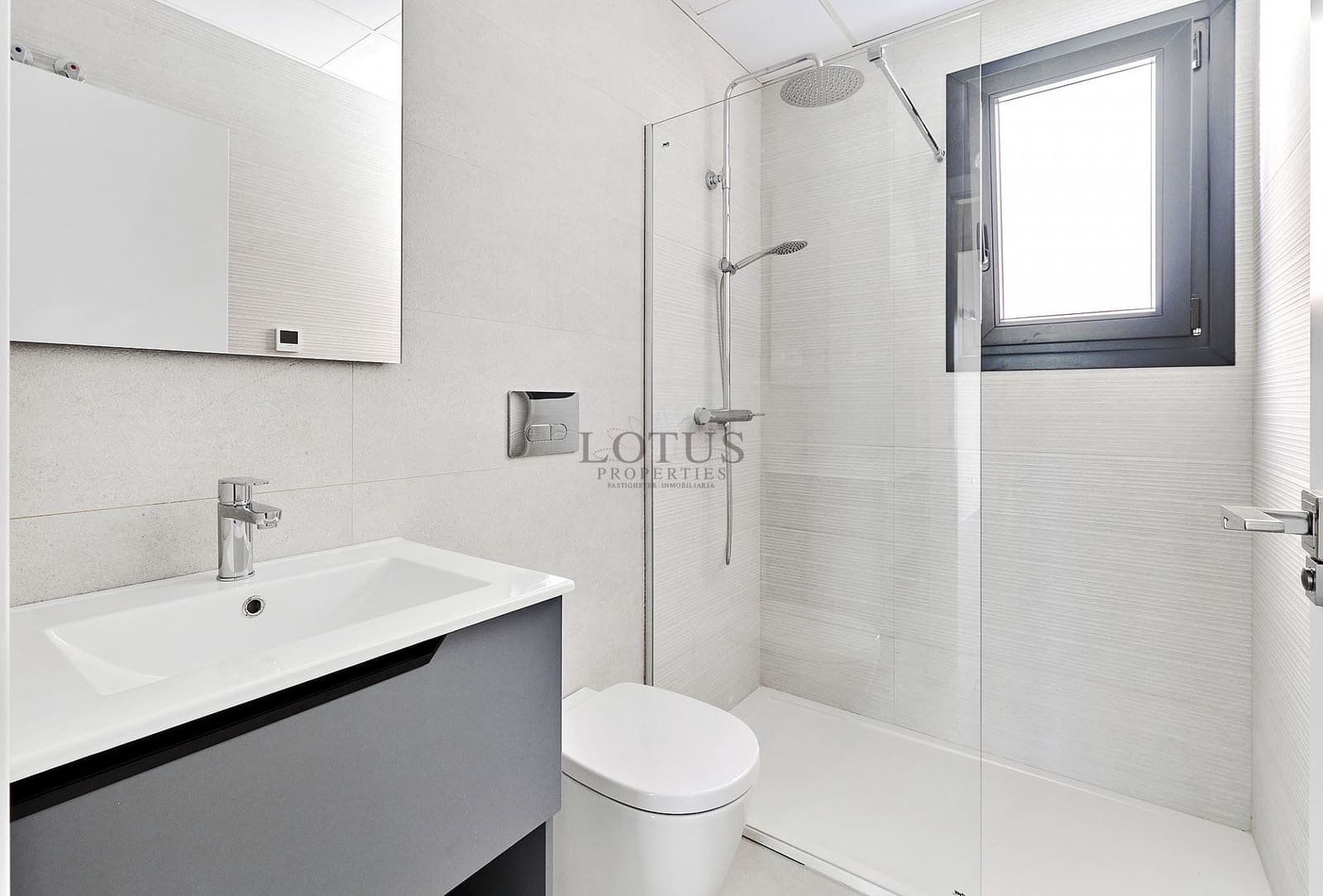 2 sovrum Bungalow till salu i Torrevieja med pool garage - 360 000 € (Ref: 9436711)