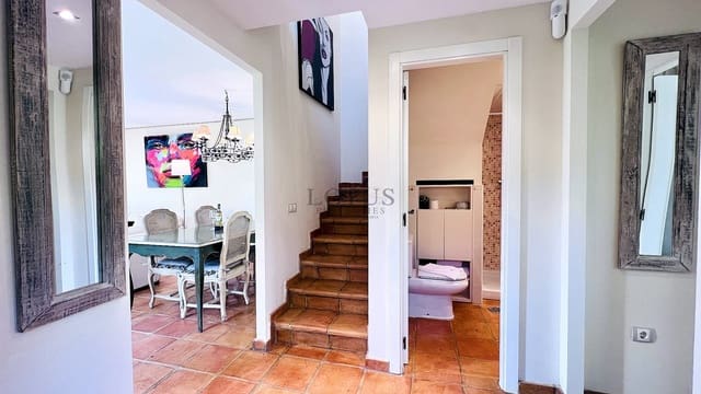 2 bedroom Townhouse for sale in Benidorm with pool - € 345,000 (Ref: 9436718)